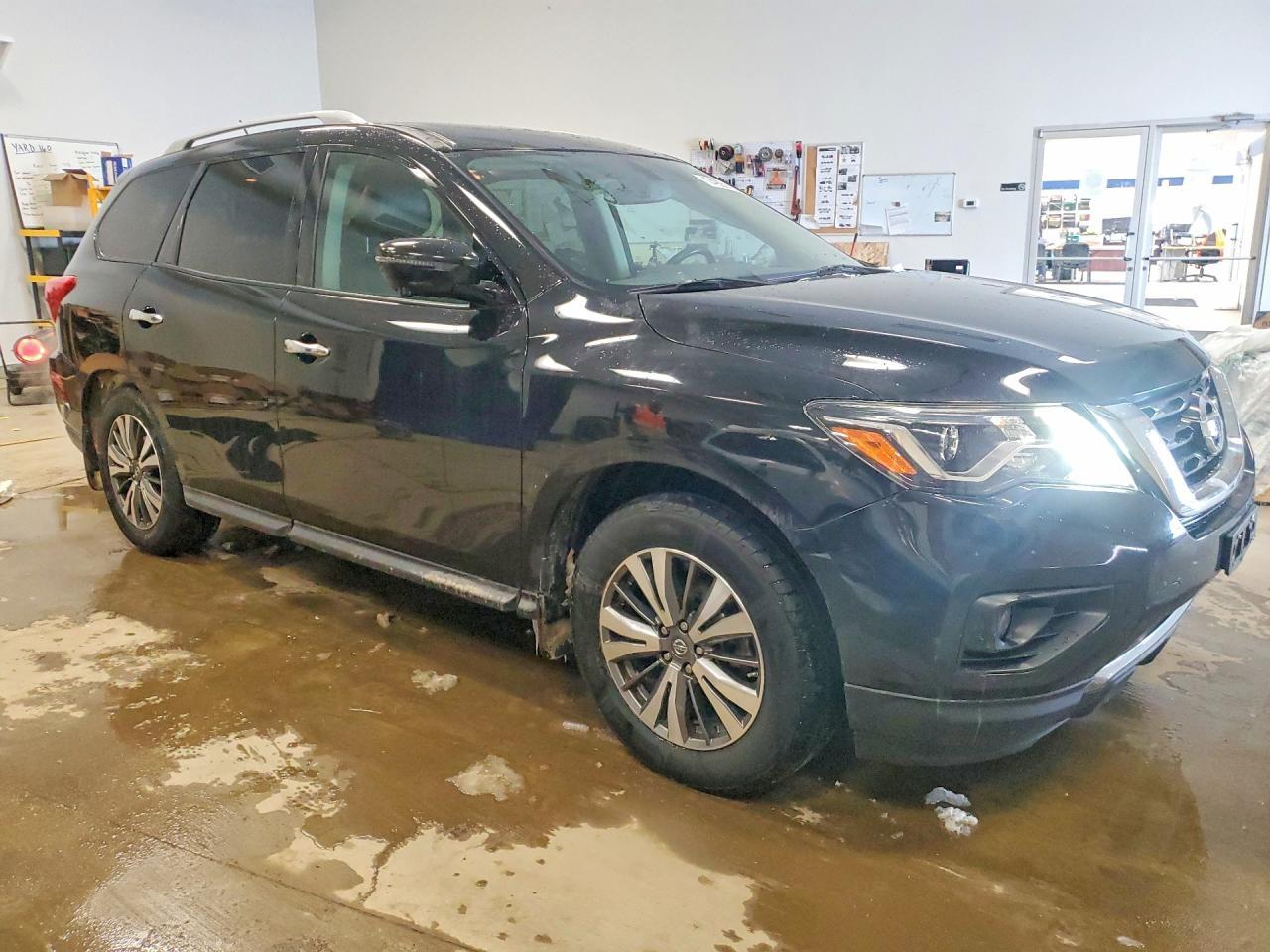 2017 NISSAN PATHFINDER