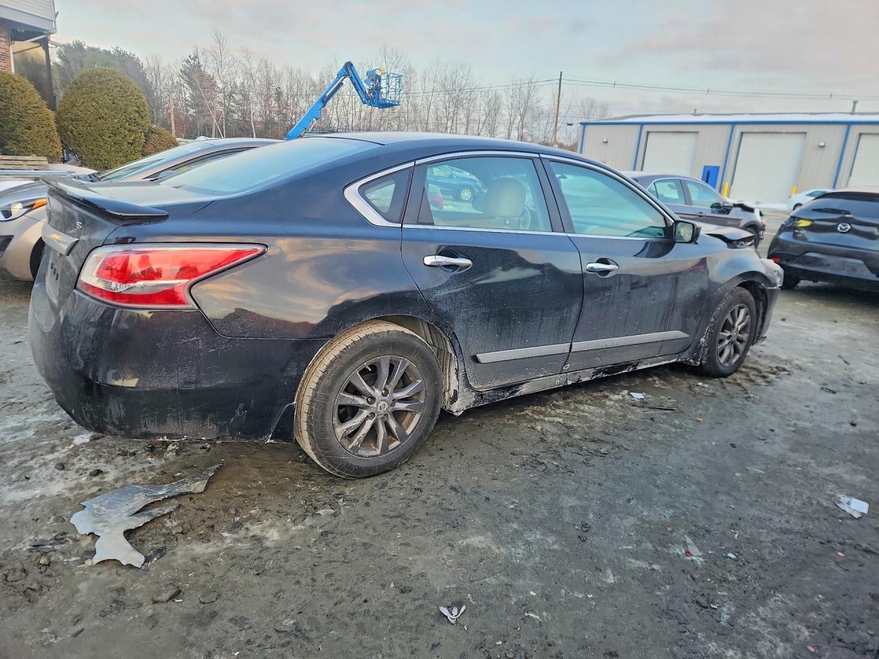 2015 NISSAN