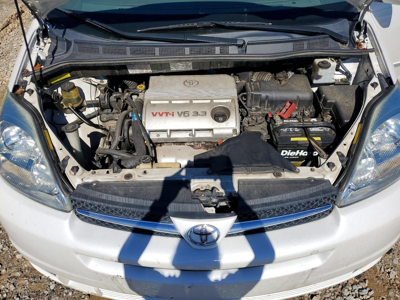 2004 TOYOTA SIENNA