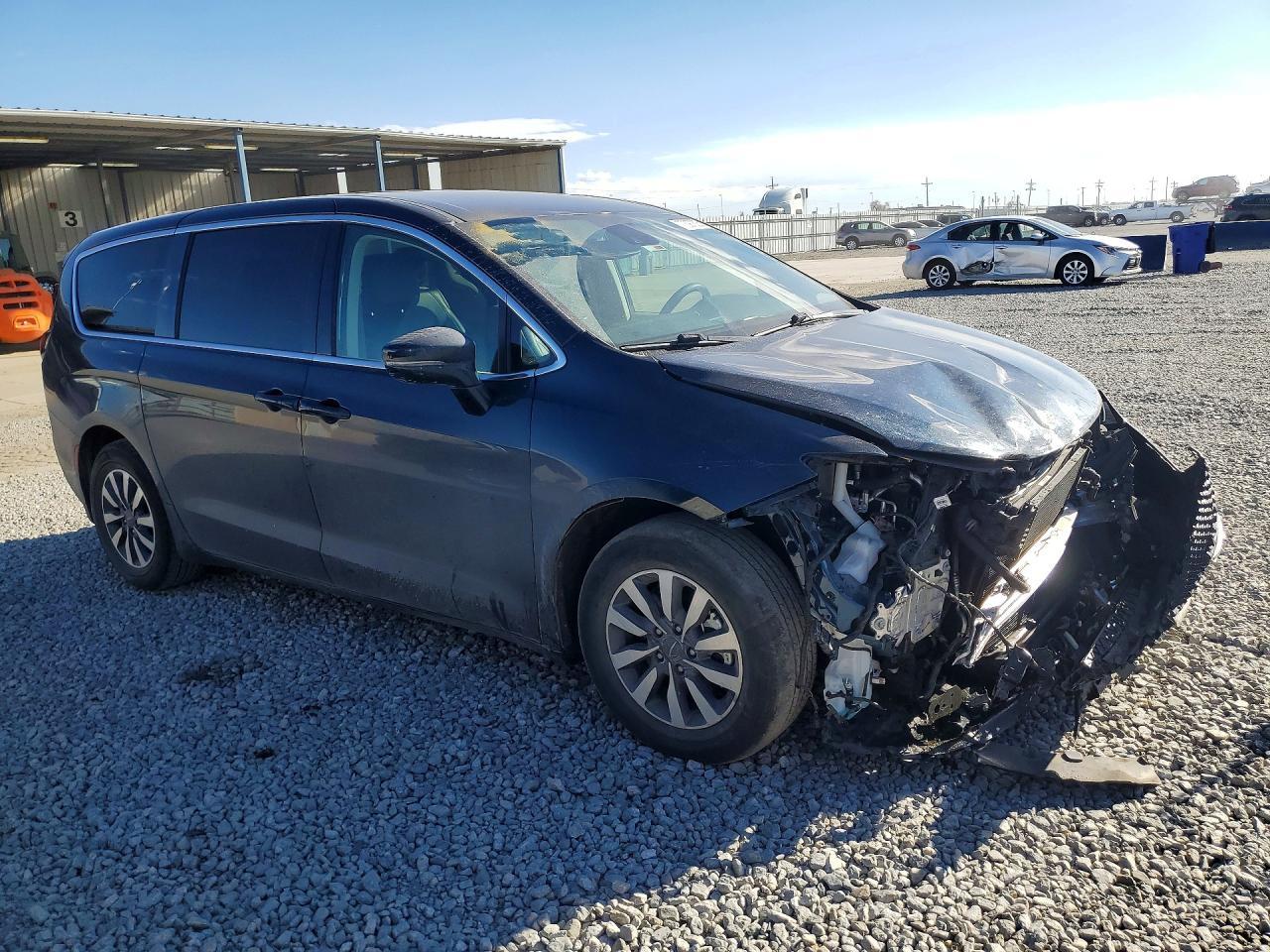 2022 CHRYSLER Pacifica