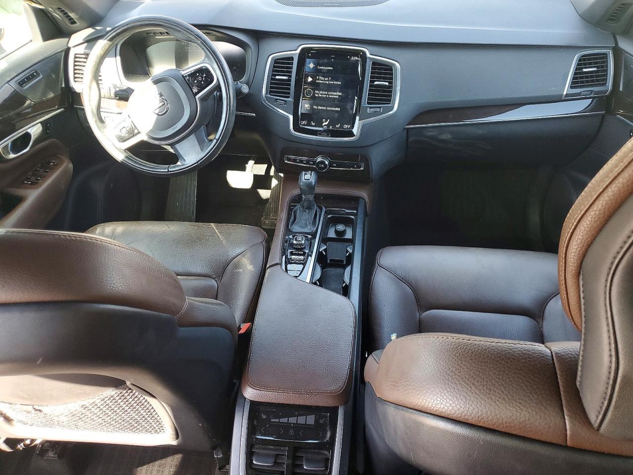 2019 VOLVO XC90