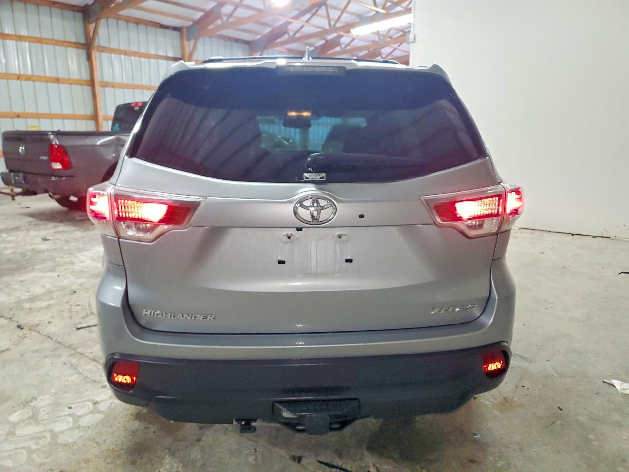 2015 TOYOTA HIGHLANDER