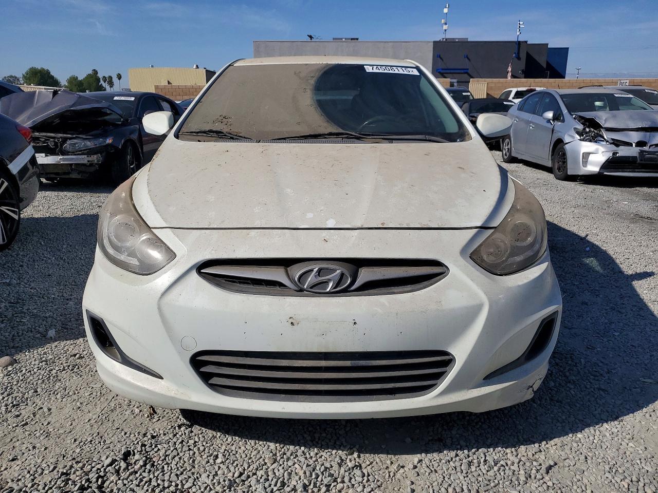 2012 HYUNDAI ACCENT