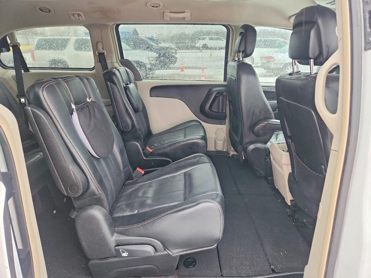 2014 CHRYSLER Town & Cnt