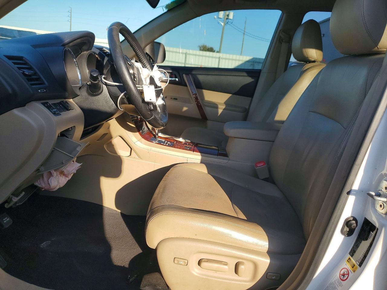 2013 TOYOTA HIGHLANDER
