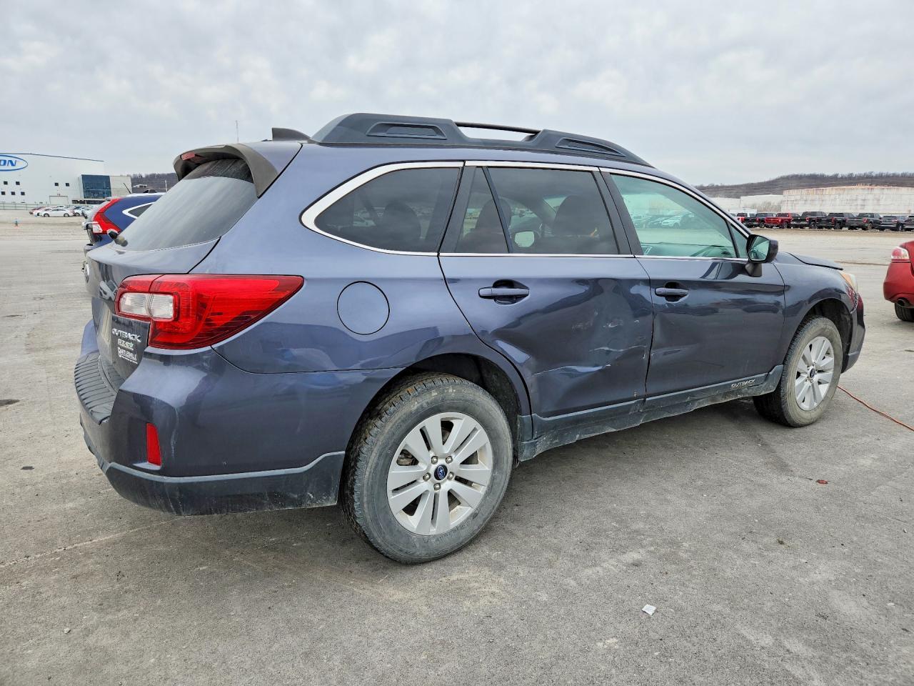 2017 SUBARU Outback