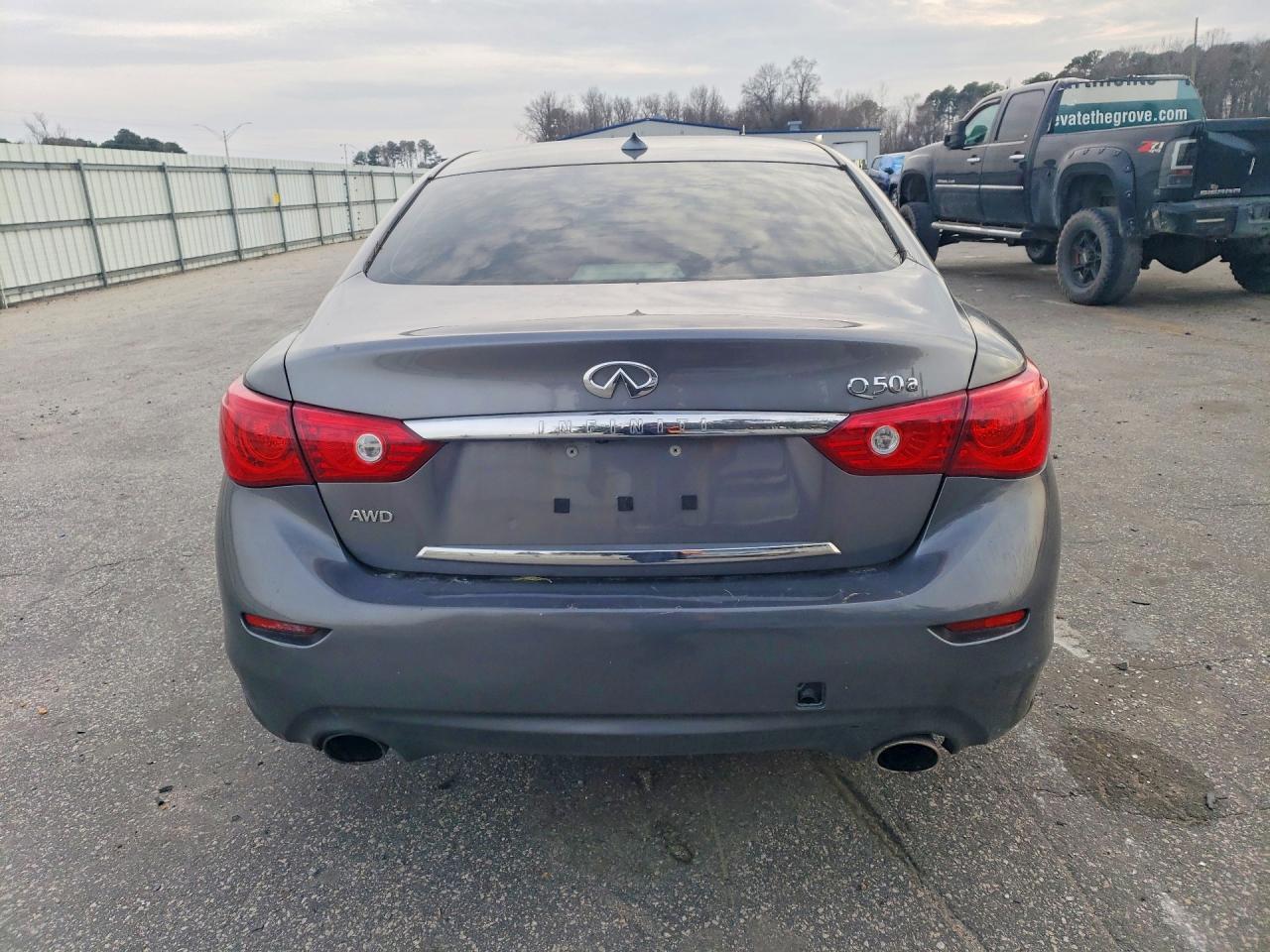 2015 INFINITI Q50