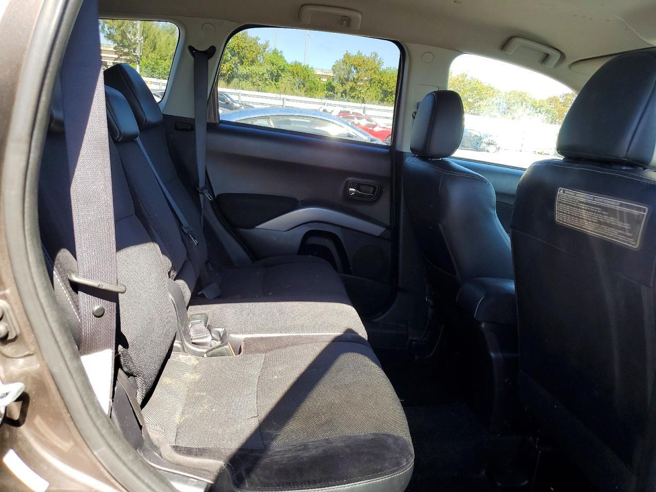2010 MITSUBISHI outlander