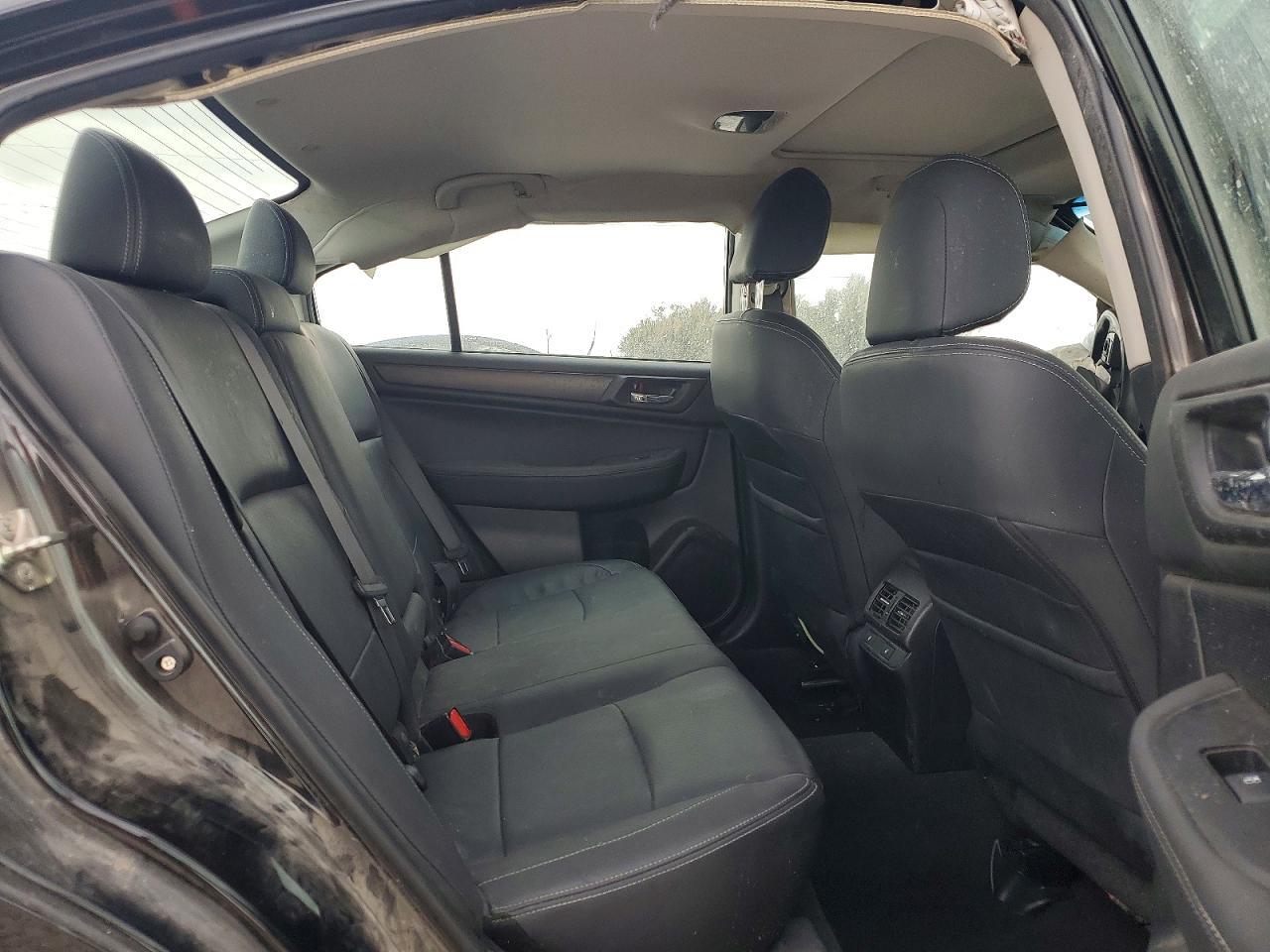 2017 SUBARU Legacy