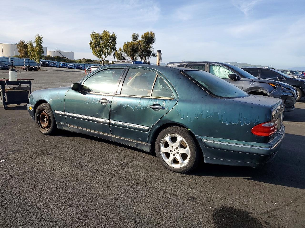 2002 MERCEDES-BENZ E-Class