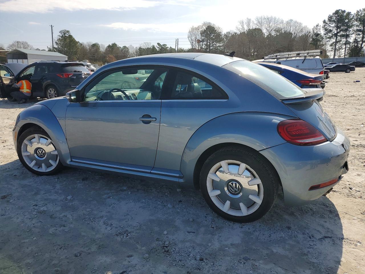 2019 VOLKSWAGEN Beetle