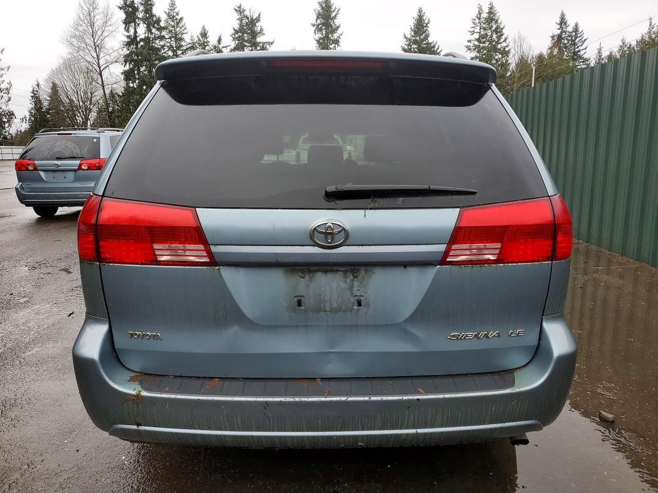 2004 TOYOTA SIENNA