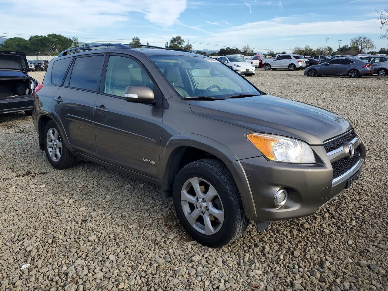 2011 TOYOTA RAV4