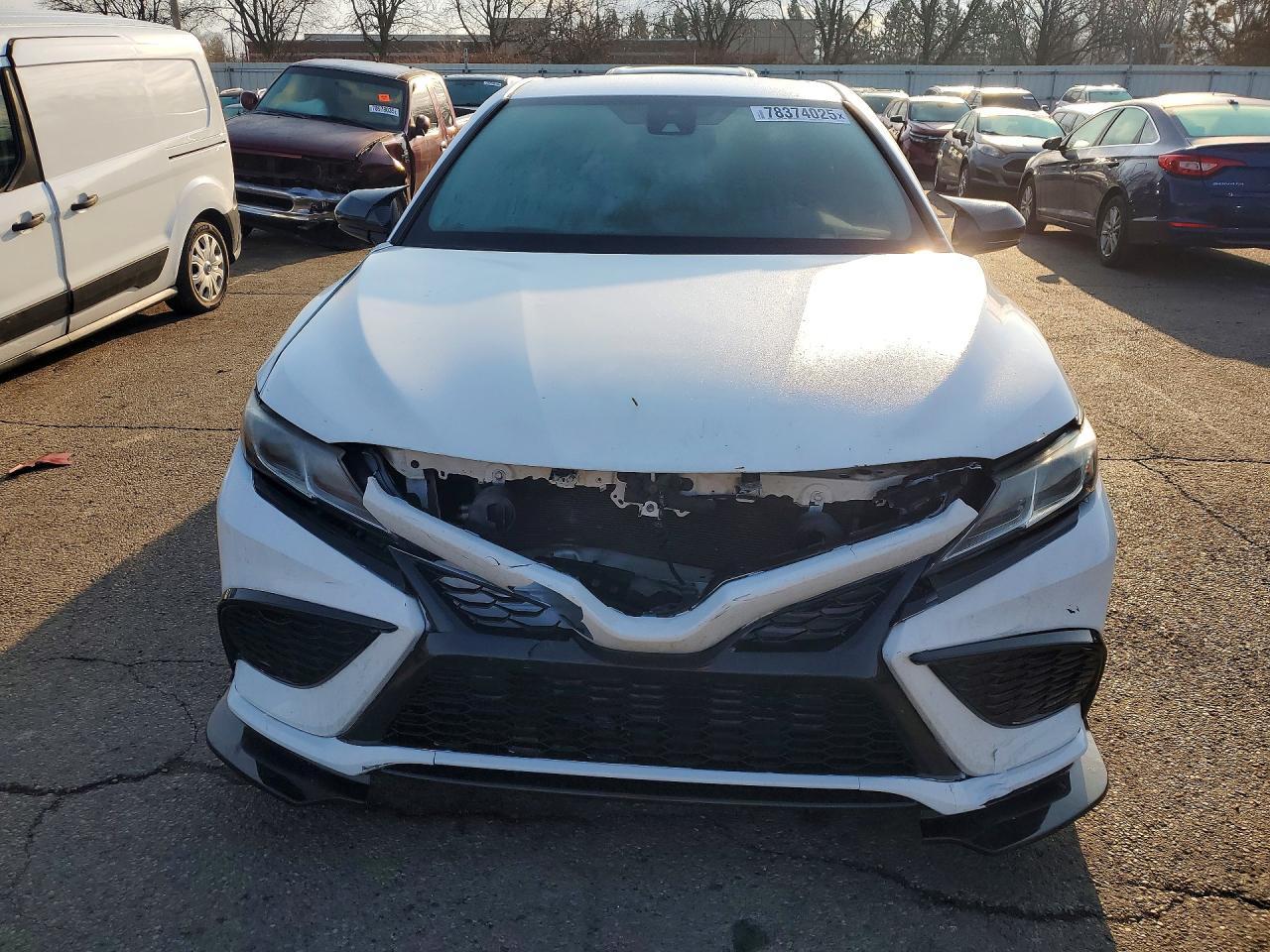 2018 TOYOTA CAMRY