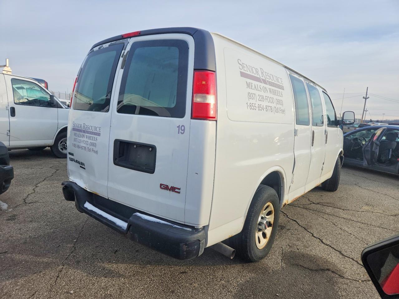 2011 GMC Savana
