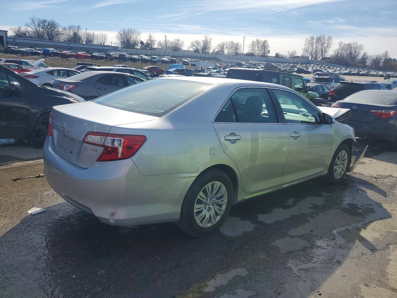 2014 TOYOTA CAMRY
