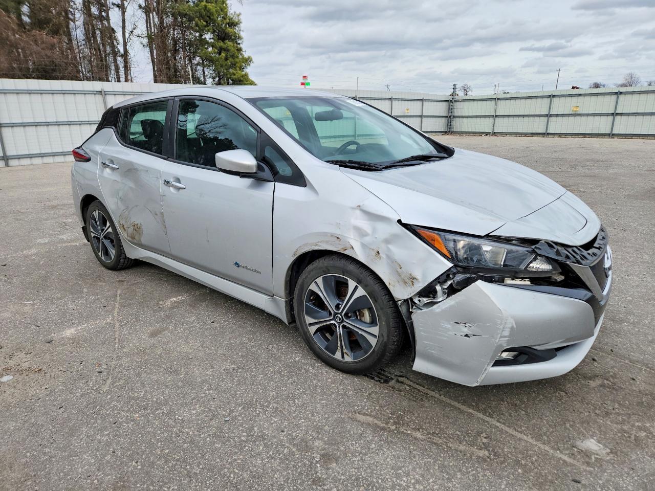 2018 NISSAN LEAF