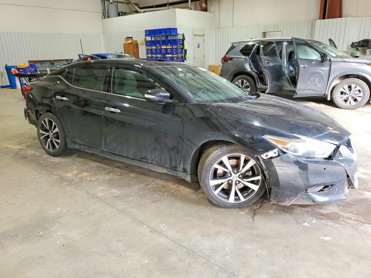 2017 NISSAN Maxima