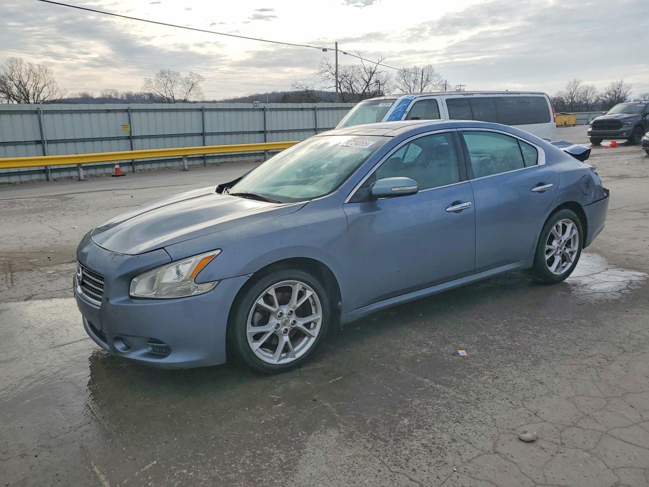 2010 NISSAN Maxima