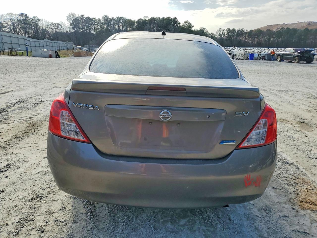 2013 NISSAN VERSA