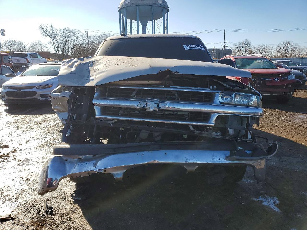 2004 CHEVROLET Tahoe