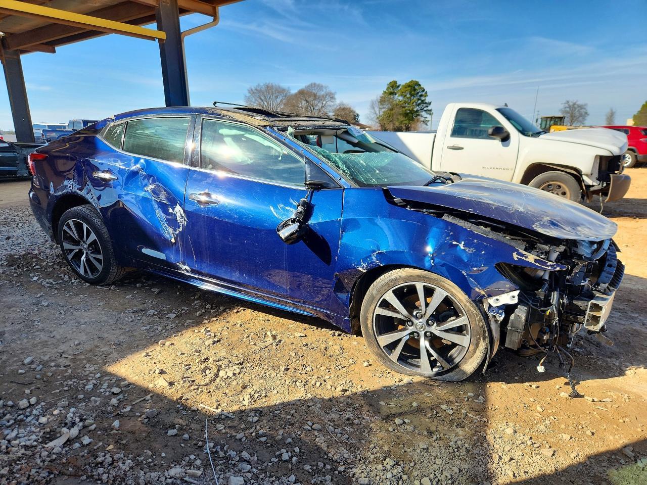 2017 NISSAN Maxima