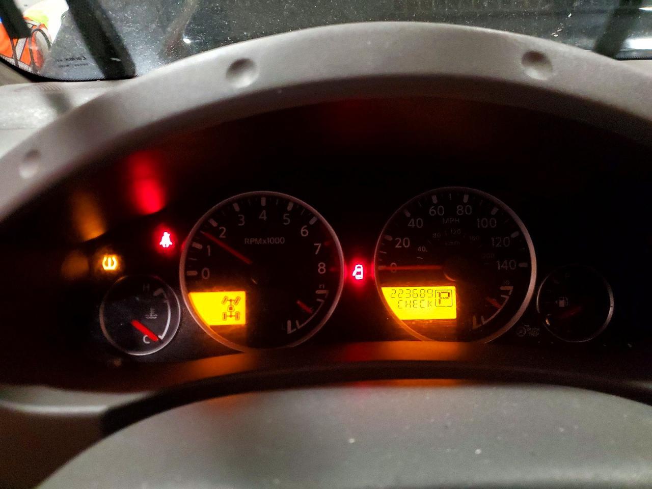 2012 NISSAN Frontier