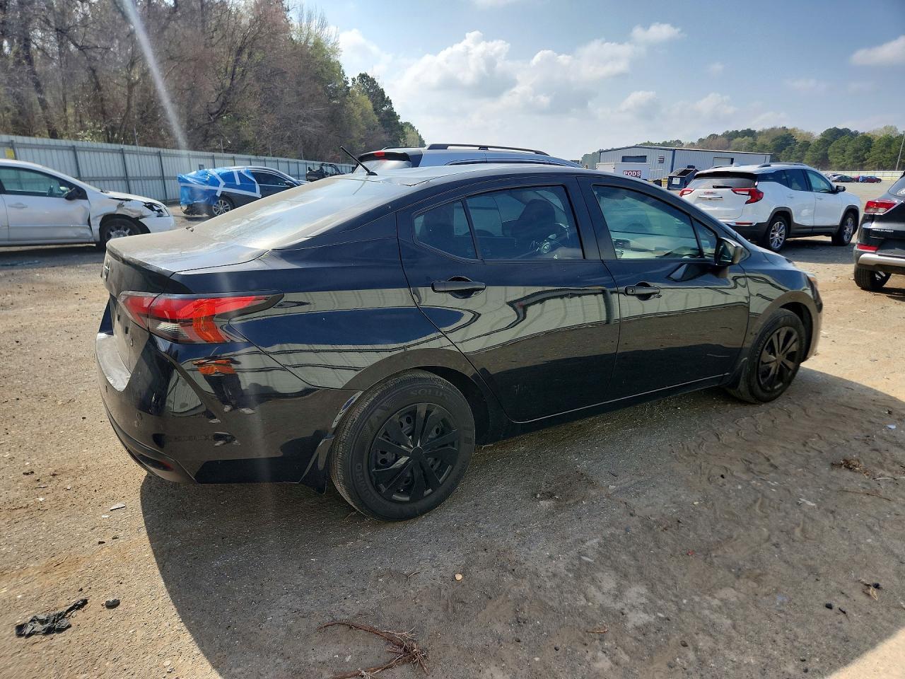 2024 NISSAN VERSA