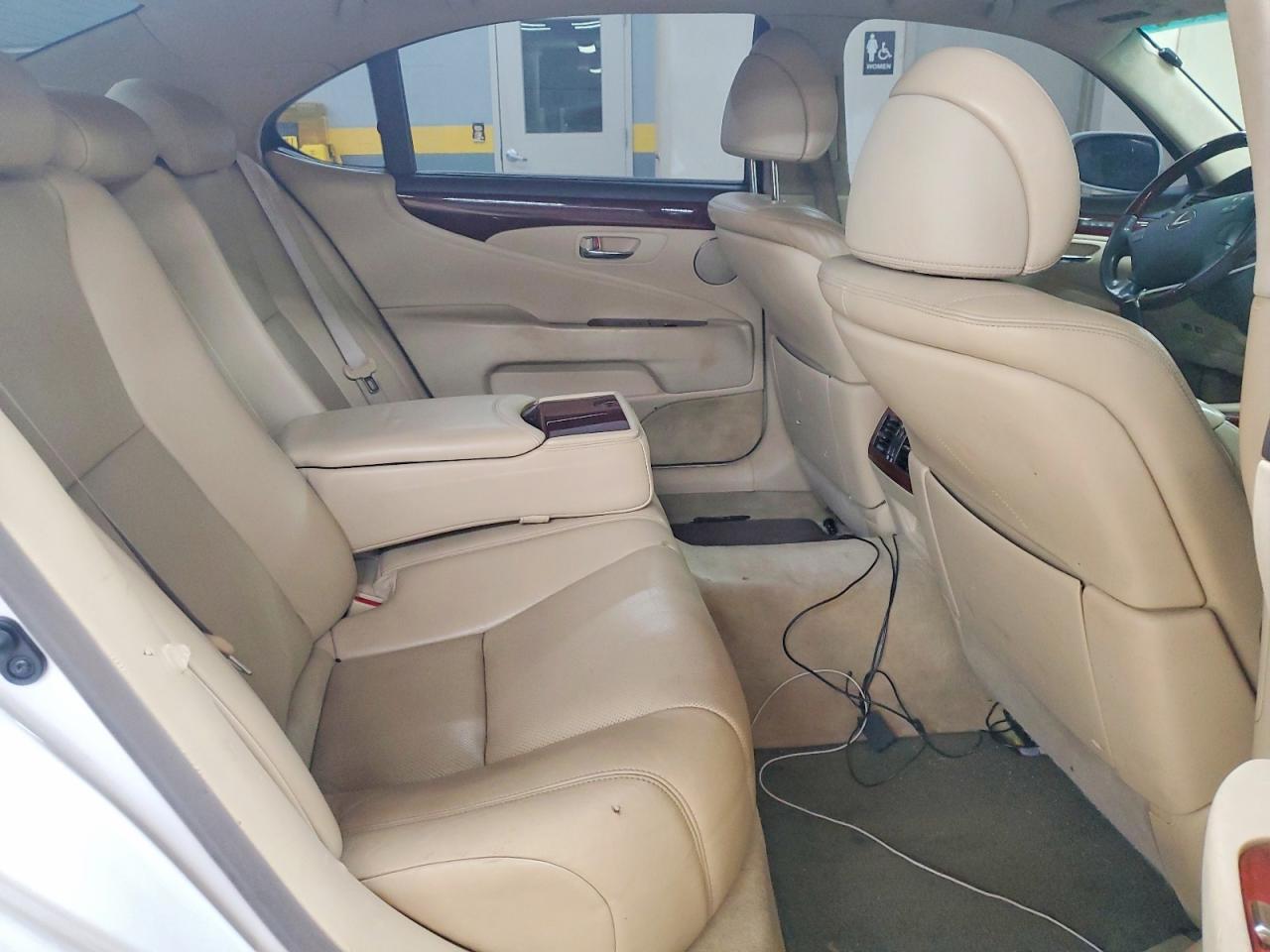 2010 LEXUS LS 460