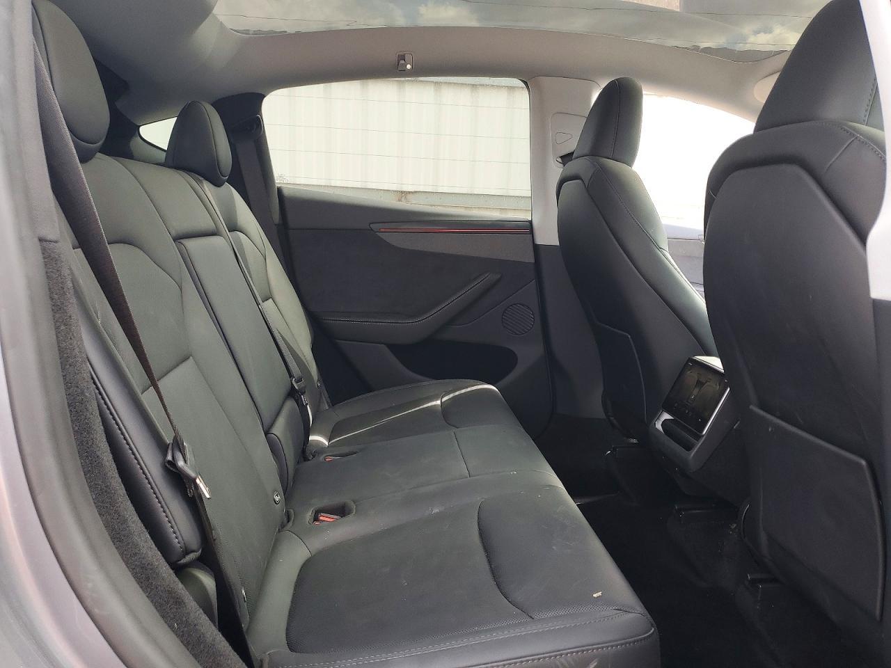 2026 TESLA MODEL Y