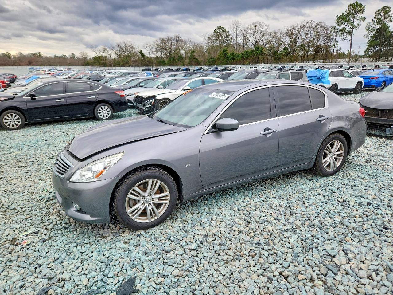 2015 INFINITI Q40