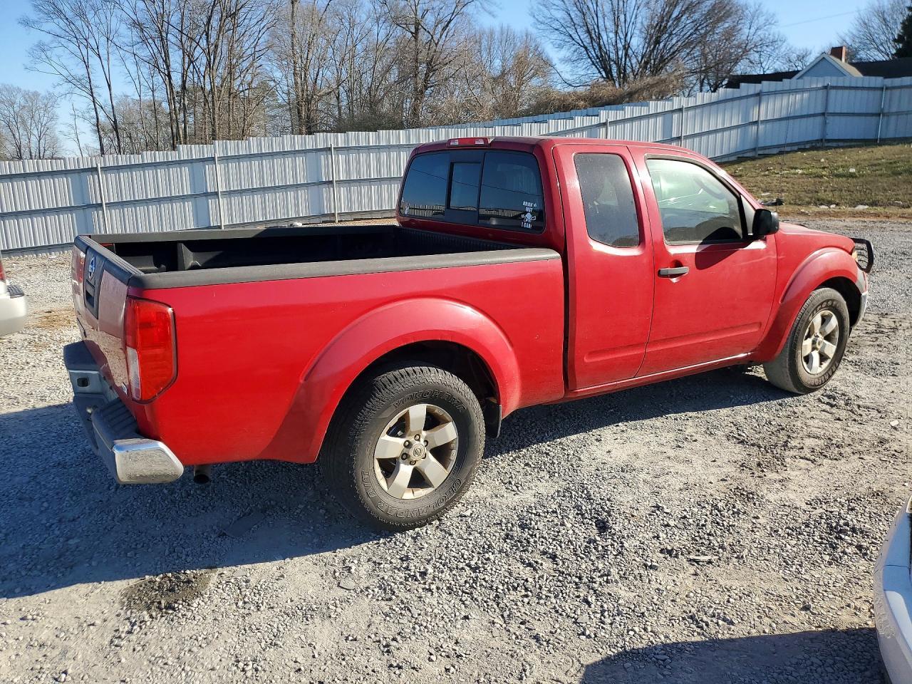 2011 NISSAN Frontier