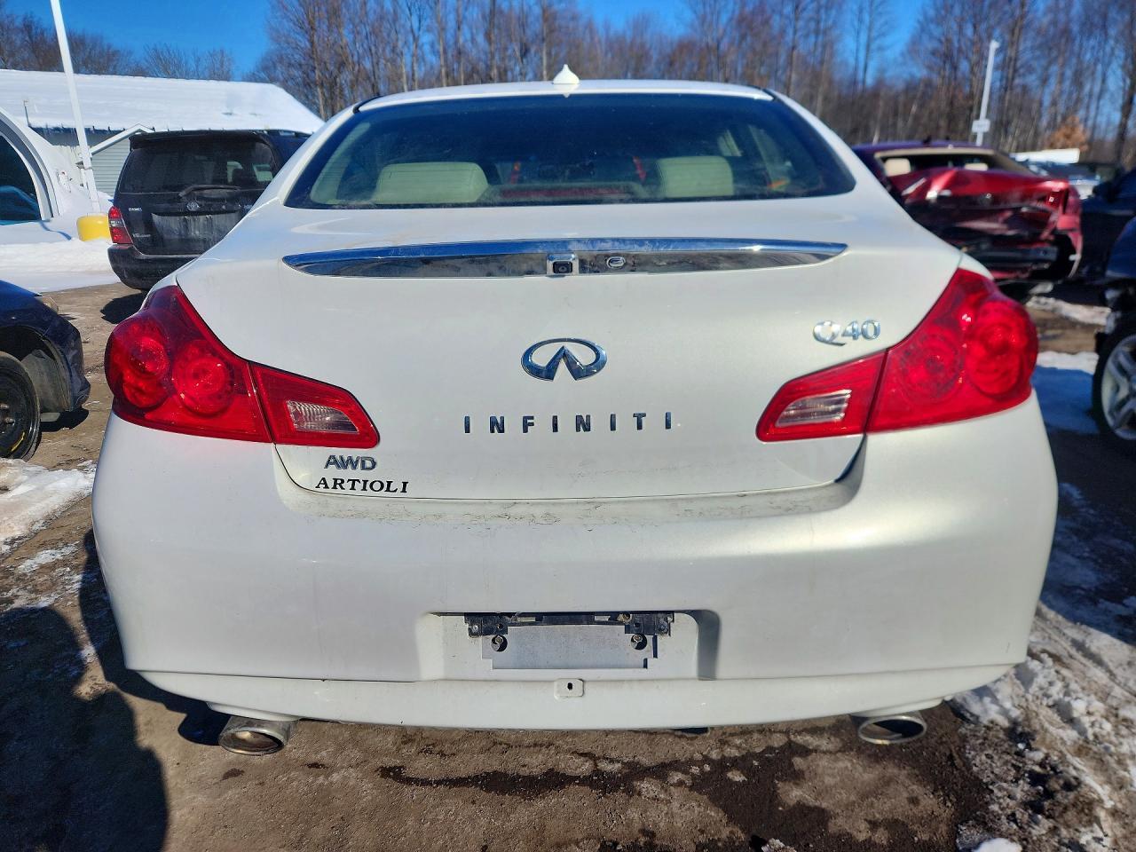 2015 INFINITI Q40