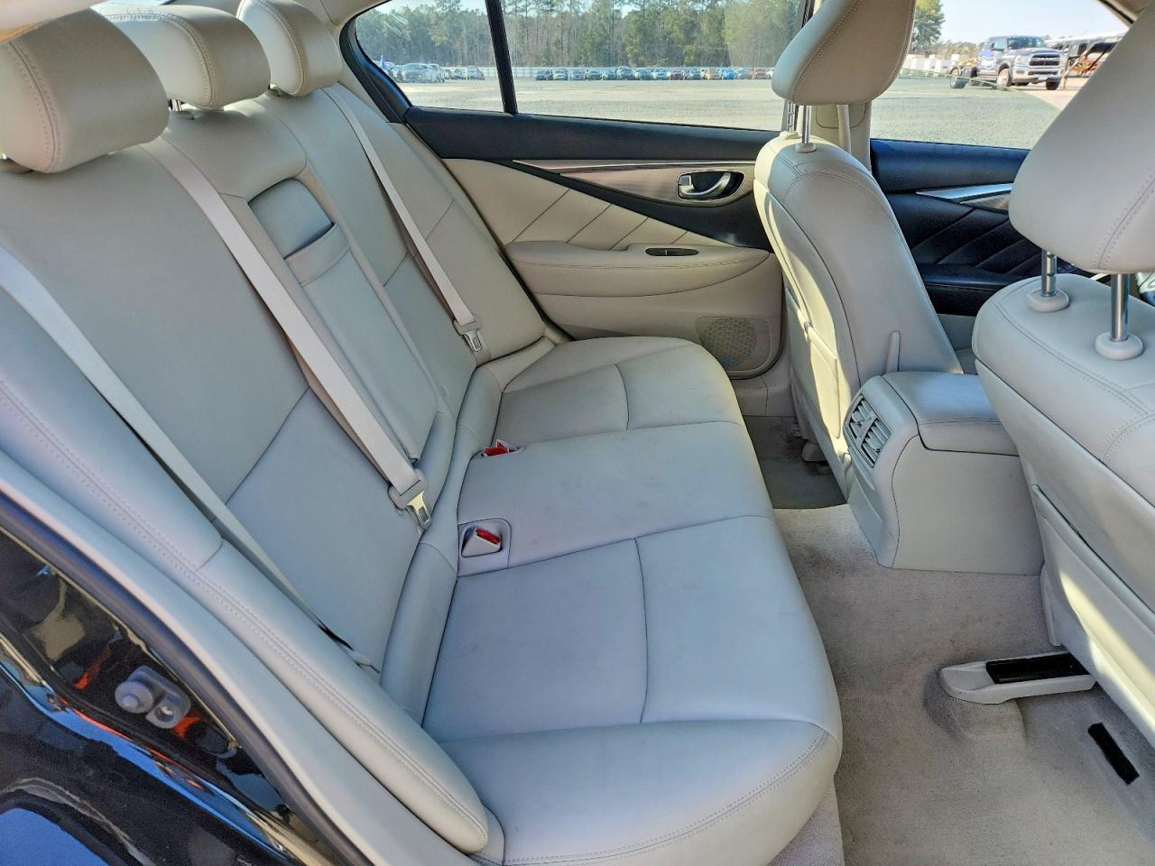 2016 INFINITI Q50