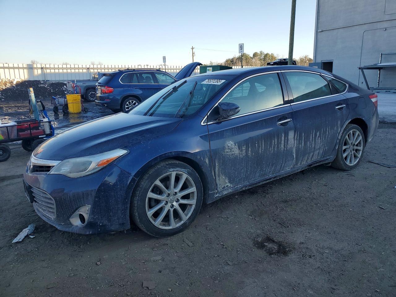 2013 TOYOTA Avalon