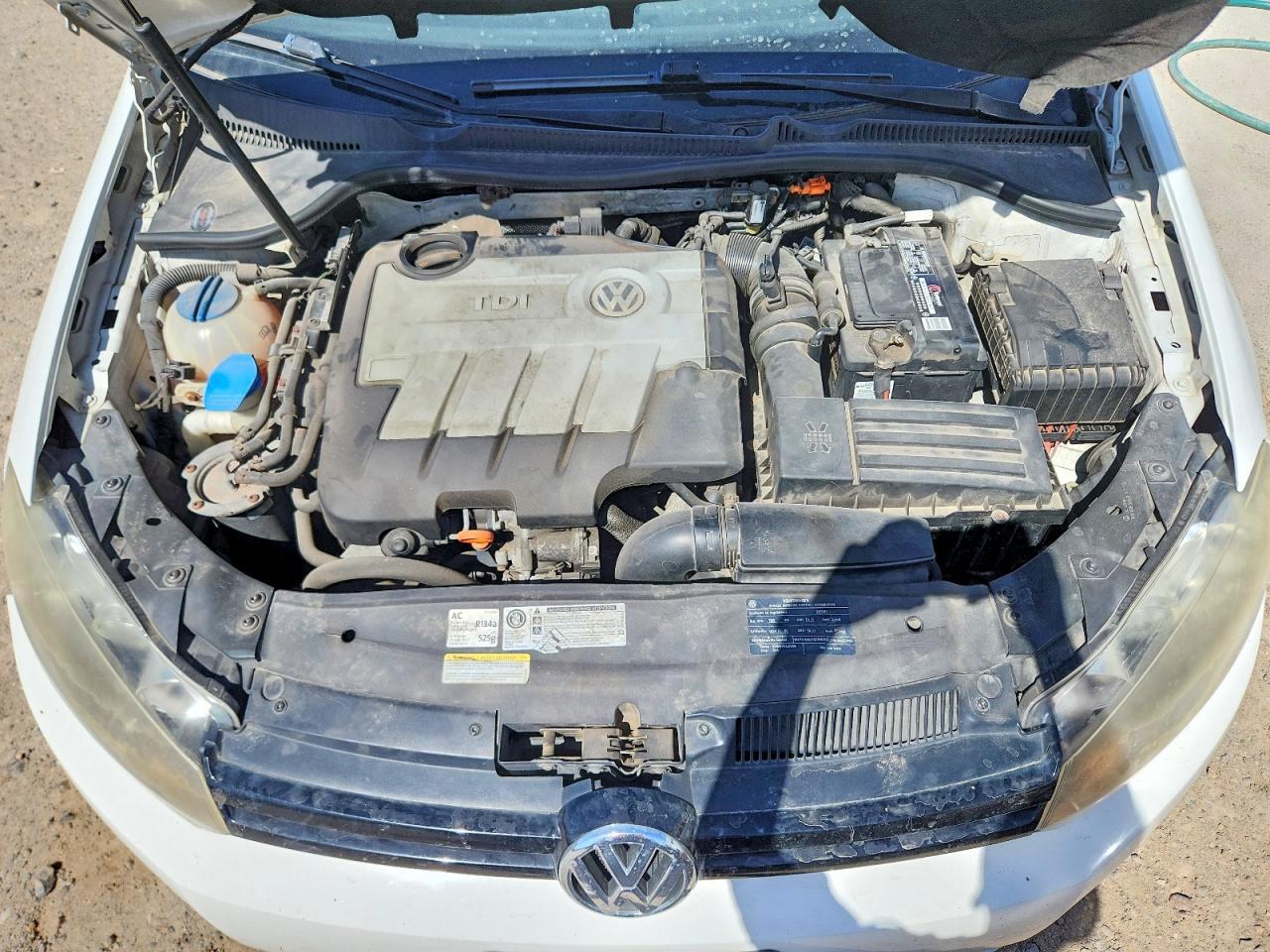 2011 VOLKSWAGEN GOLF