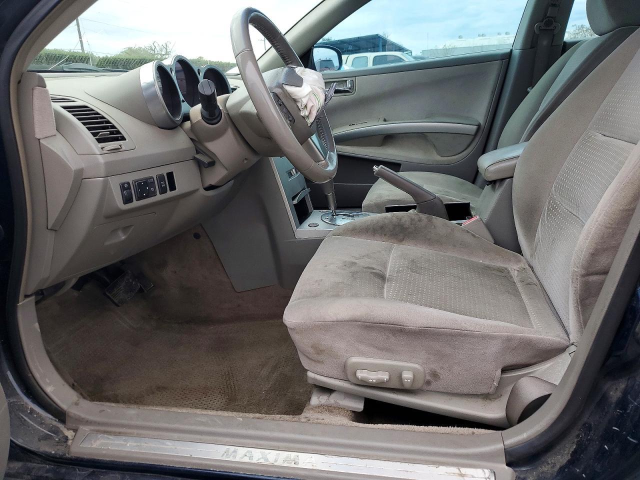 2005 NISSAN Maxima