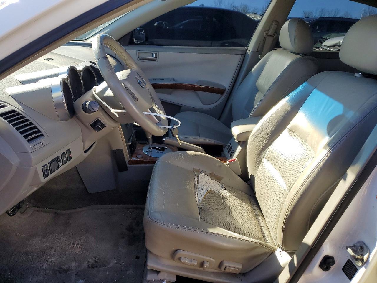 2004 NISSAN Maxima
