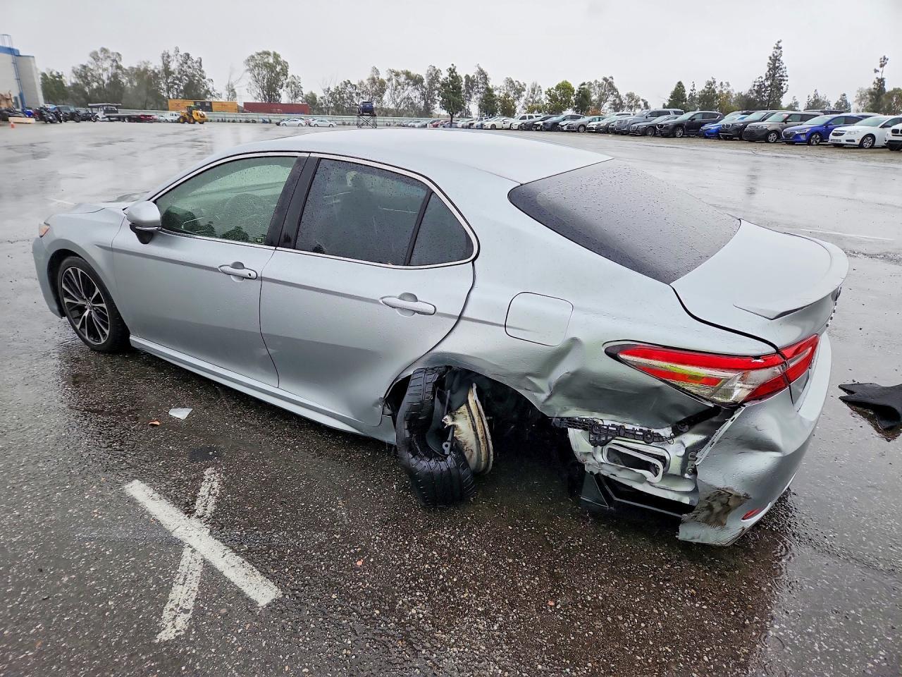 2018 TOYOTA CAMRY