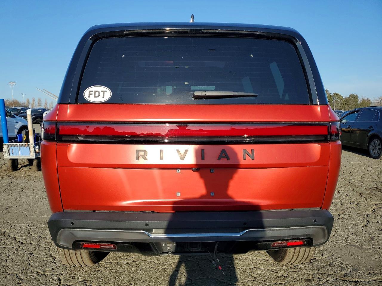 2024 RIVIAN R1s