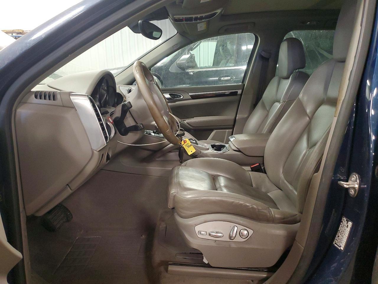 2013 PORSCHE CAYENNE
