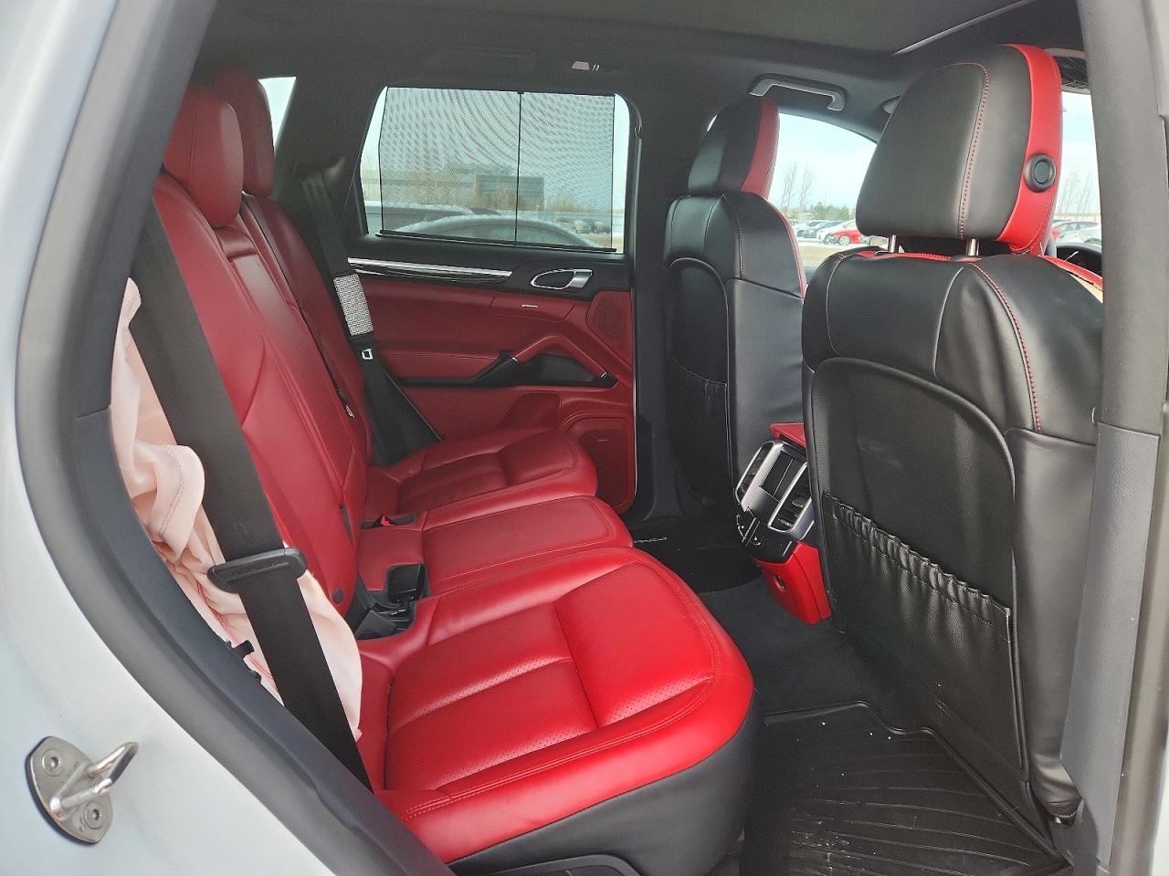 2017 PORSCHE CAYENNE