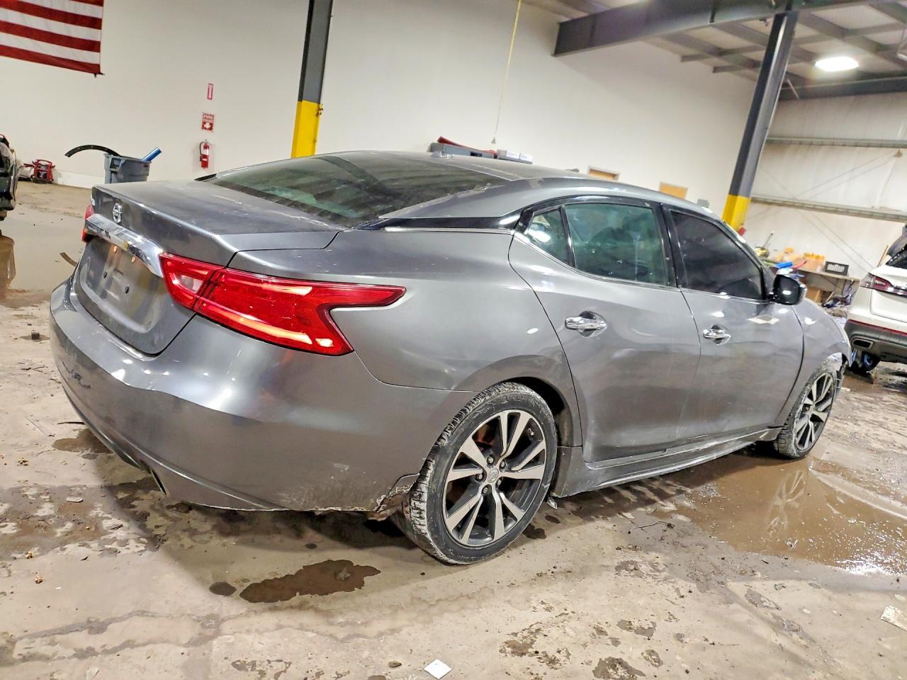 2017 NISSAN Maxima