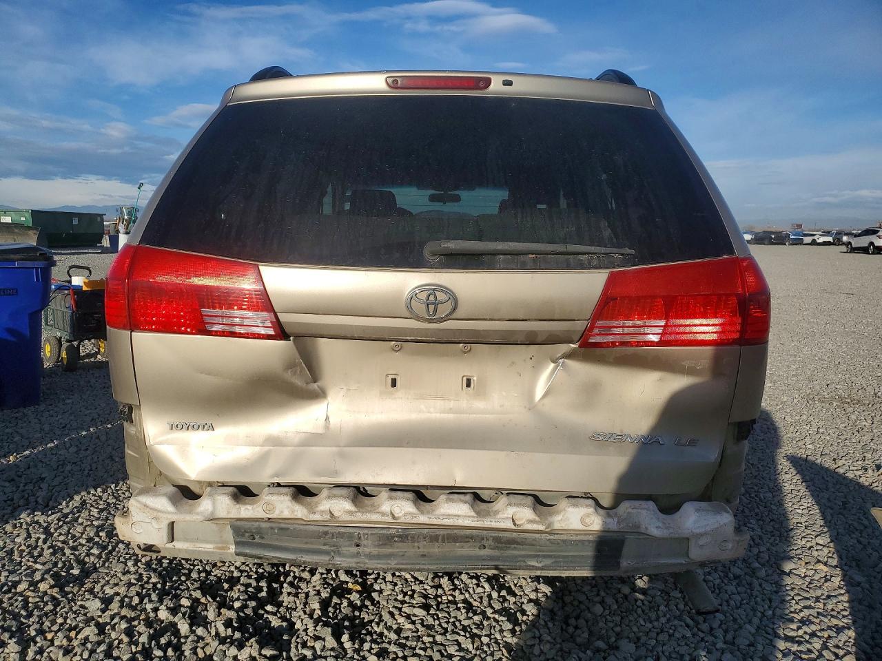 2004 TOYOTA SIENNA