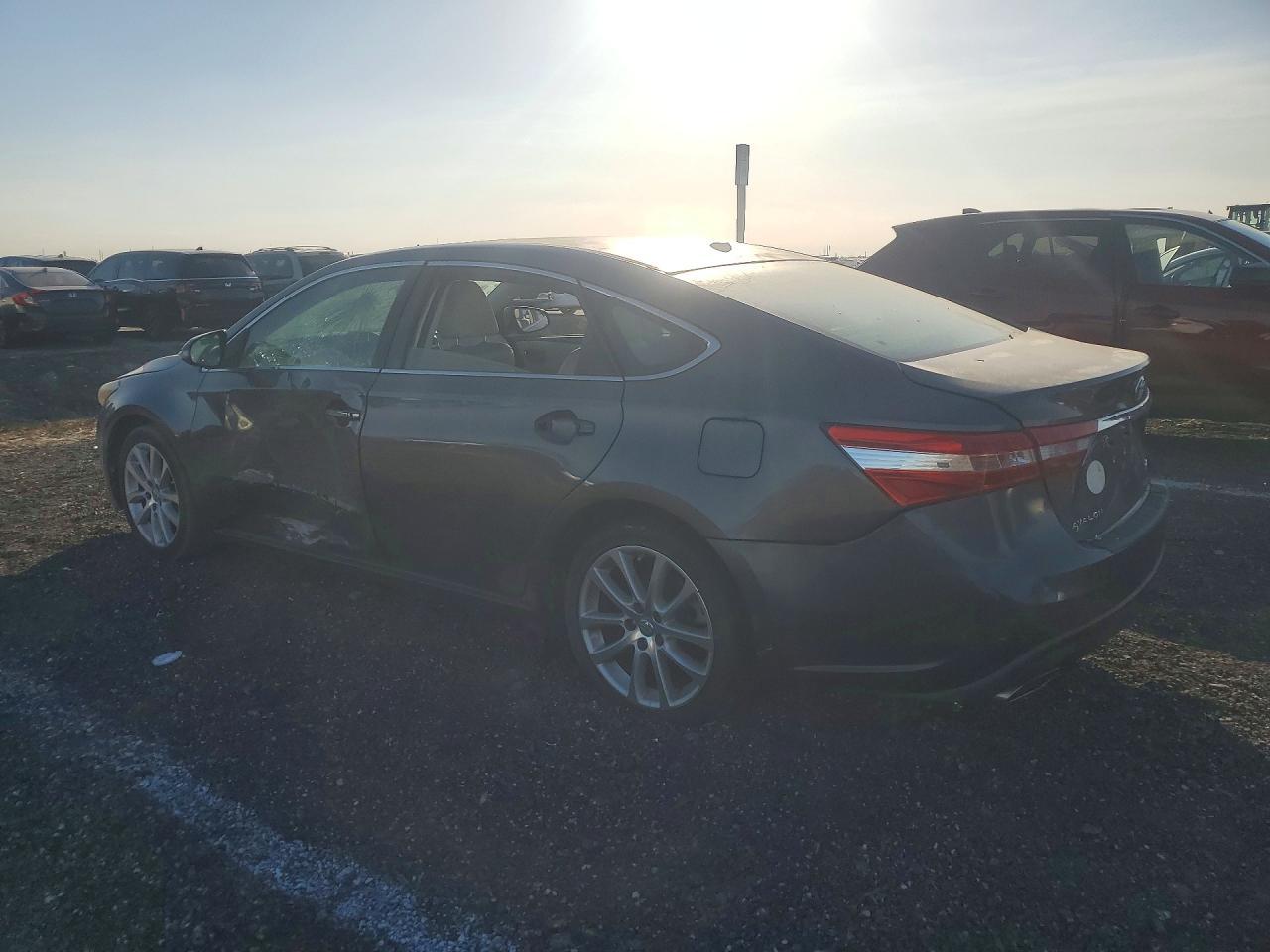 2013 TOYOTA Avalon