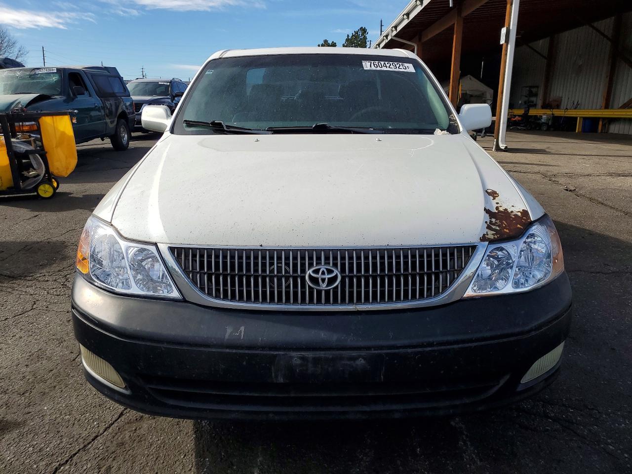 2001 TOYOTA Alavon