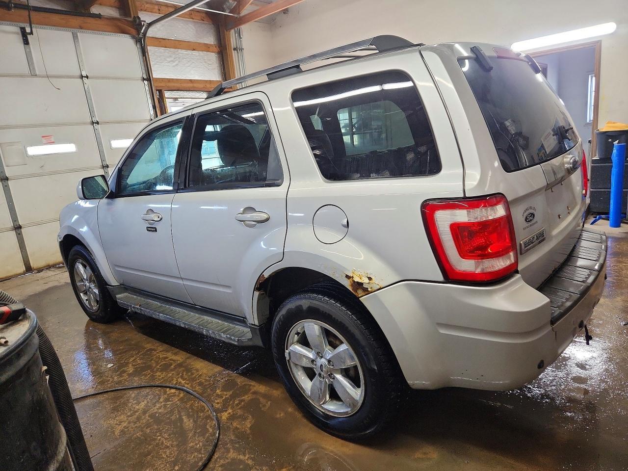 2009 FORD ESCAPE
