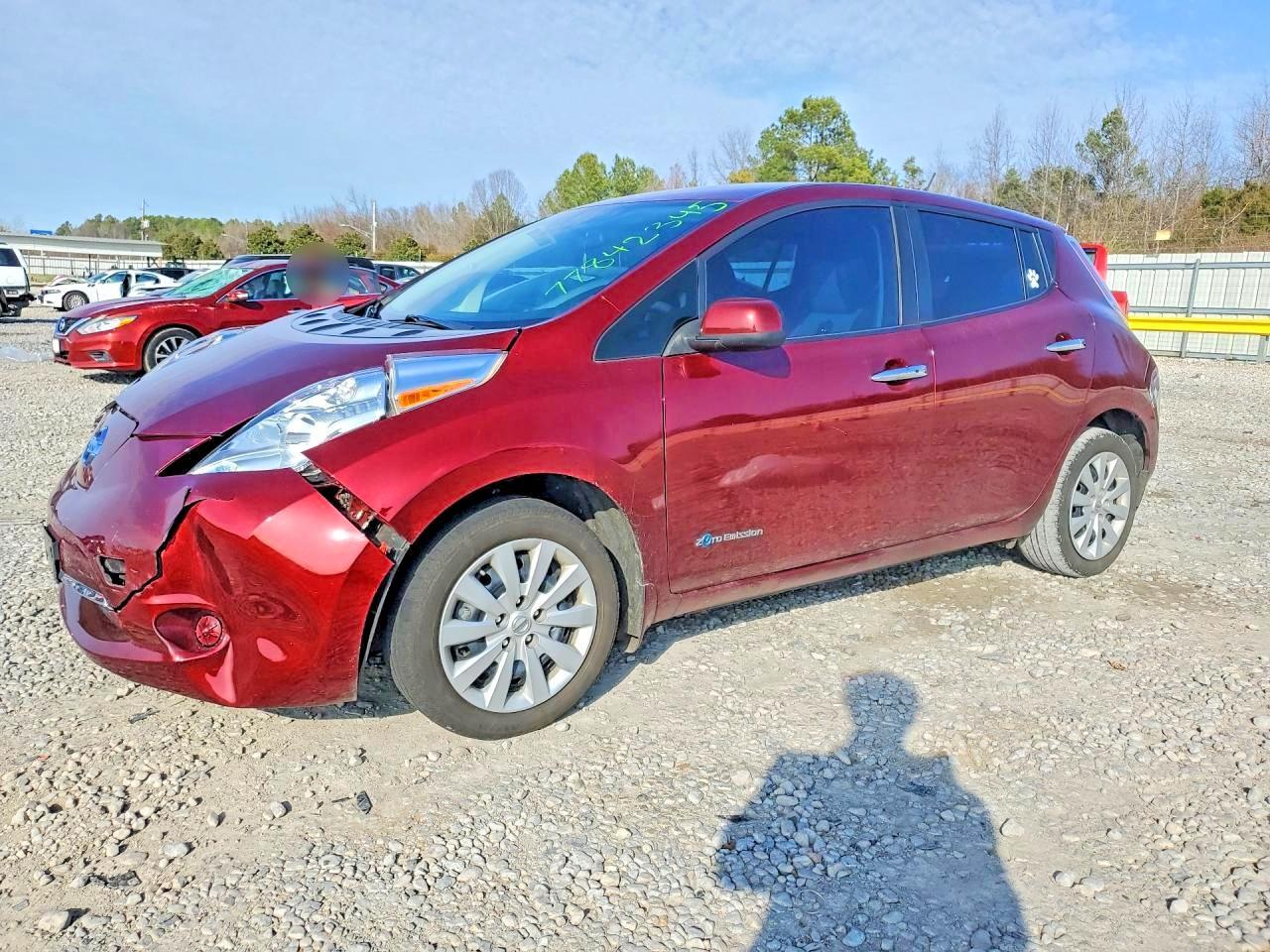 2017 NISSAN LEAF