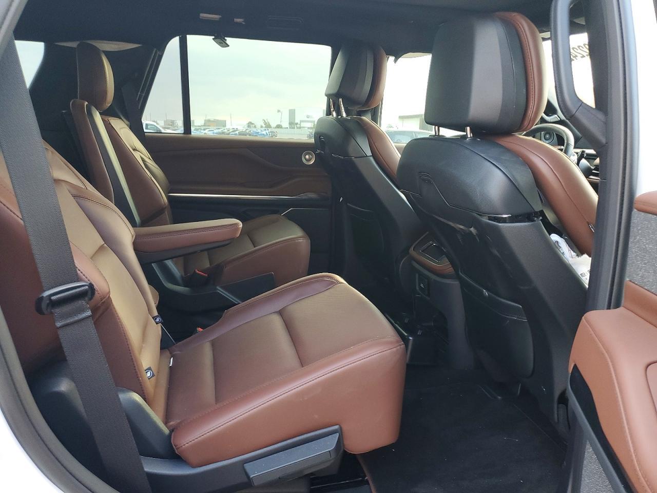 2025 LINCOLN Navigator