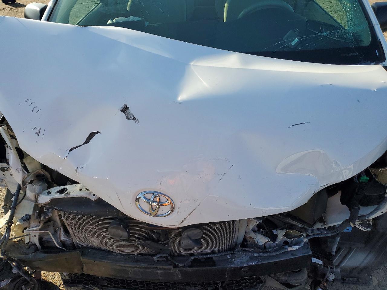 2013 TOYOTA SIENNA